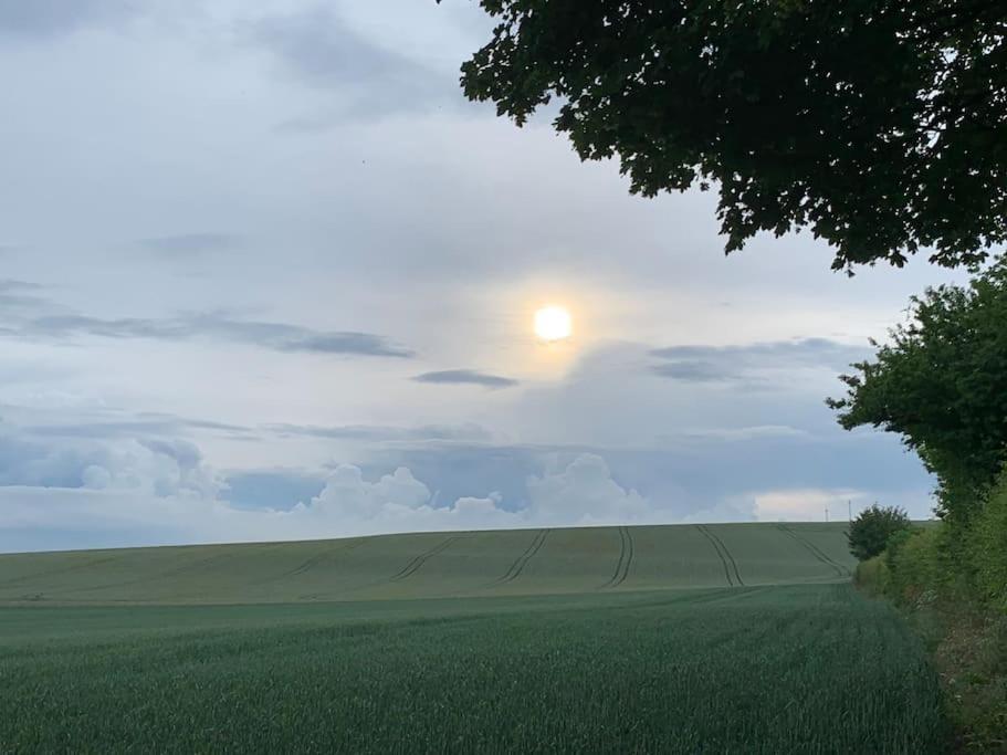 Romantic Shepherds Hut With Stunning Sunsets Hollingbourne Exteriér fotografie