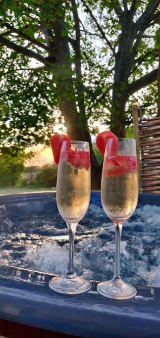 Romantic Shepherds Hut With Stunning Sunsets Hollingbourne Exteriér fotografie